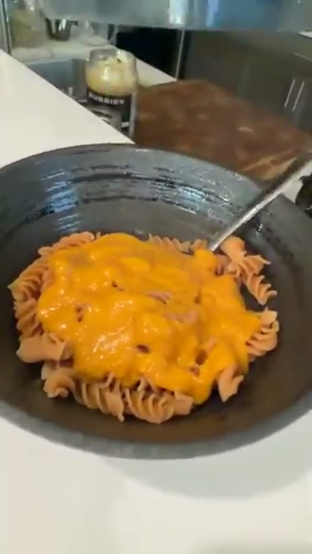A finished bowl of Chef Mario's vegan mac and cheese